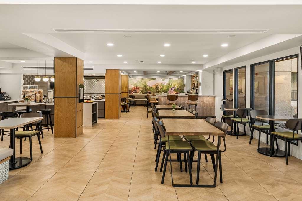 Oxford Suites Реддинг Ресторан фото